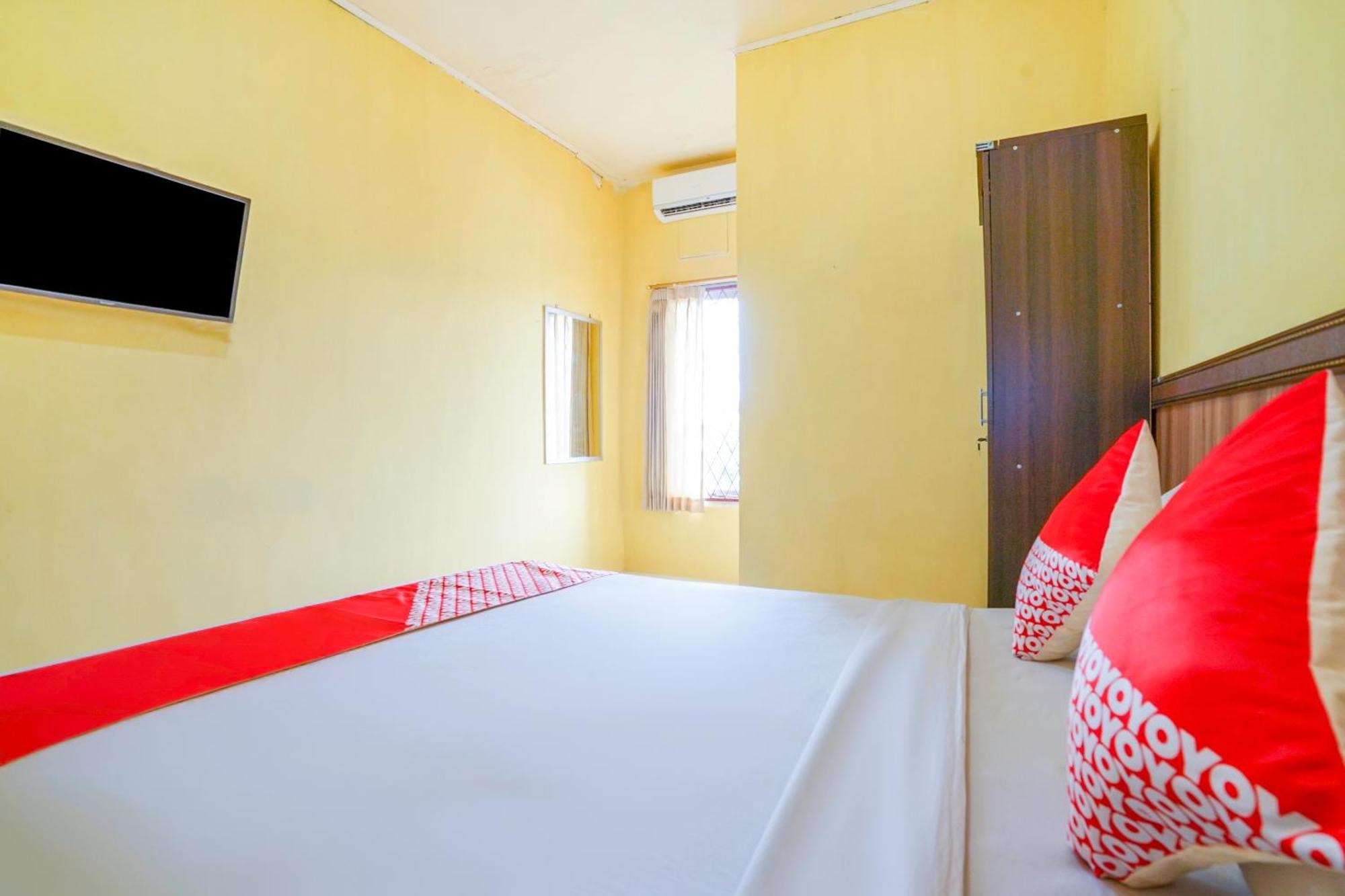 Oyo Life 2502 Syariah Triantama Kost Otel Palembang Dış mekan fotoğraf